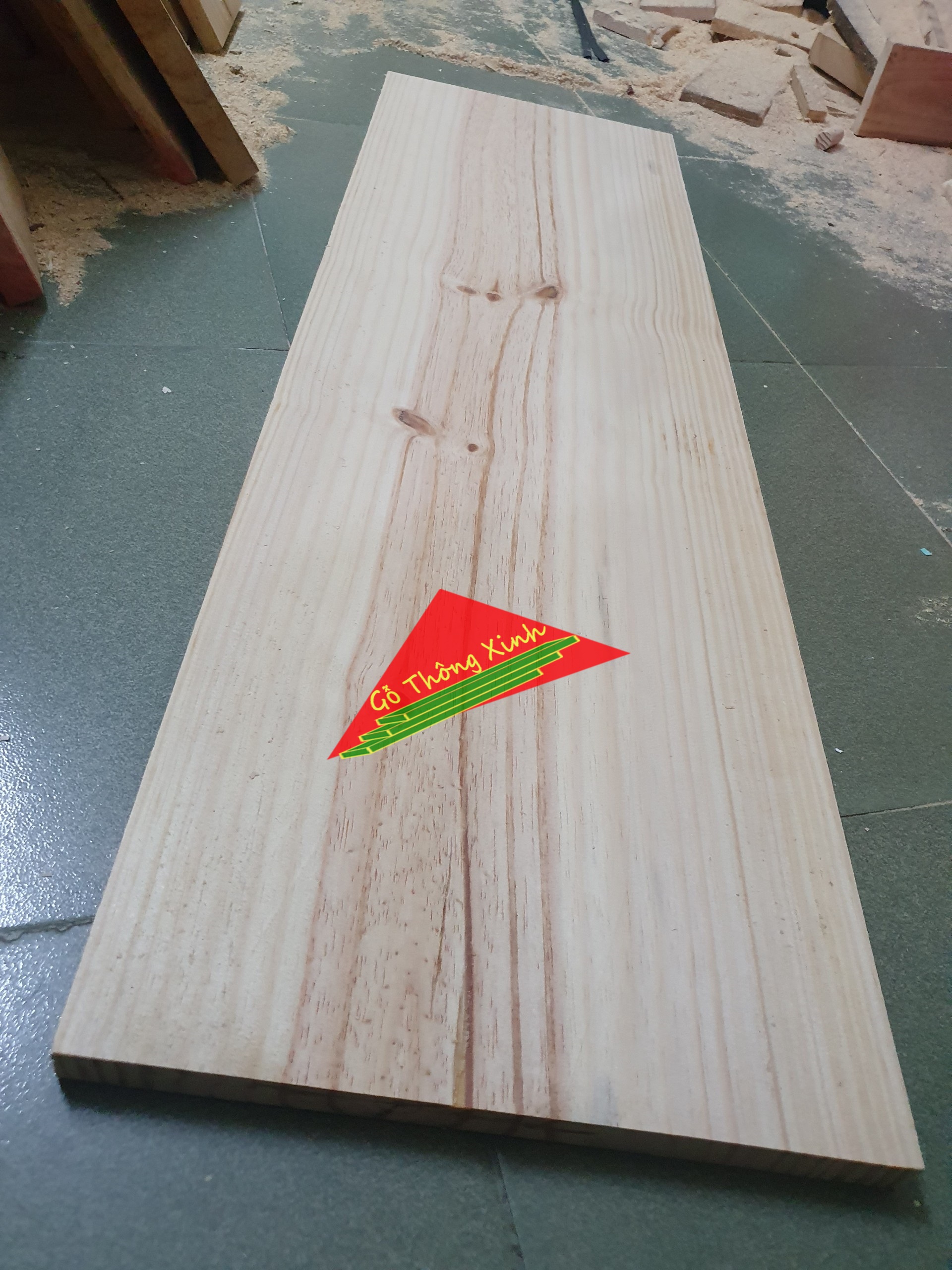 Tấm gỗ thông mặt lớn rộng 30cm, dài 1m, dày 2cm bao láng 4 mặt có thể dùng làm mặt bàn, ốp kệ, đóng tủ