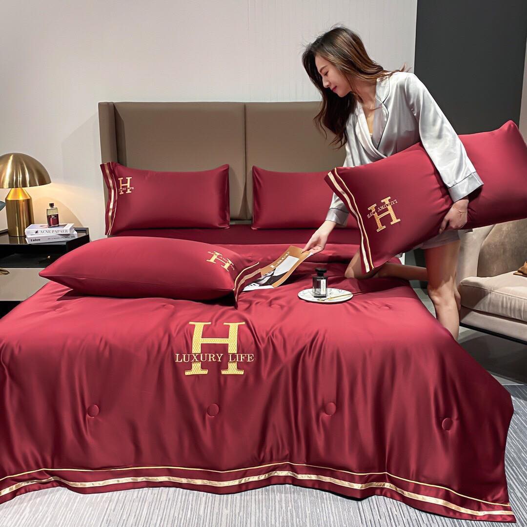 Bộ chăn ga Phi Lụa thêu chữ H, set Chăn hè trần mềm mịn 4 món