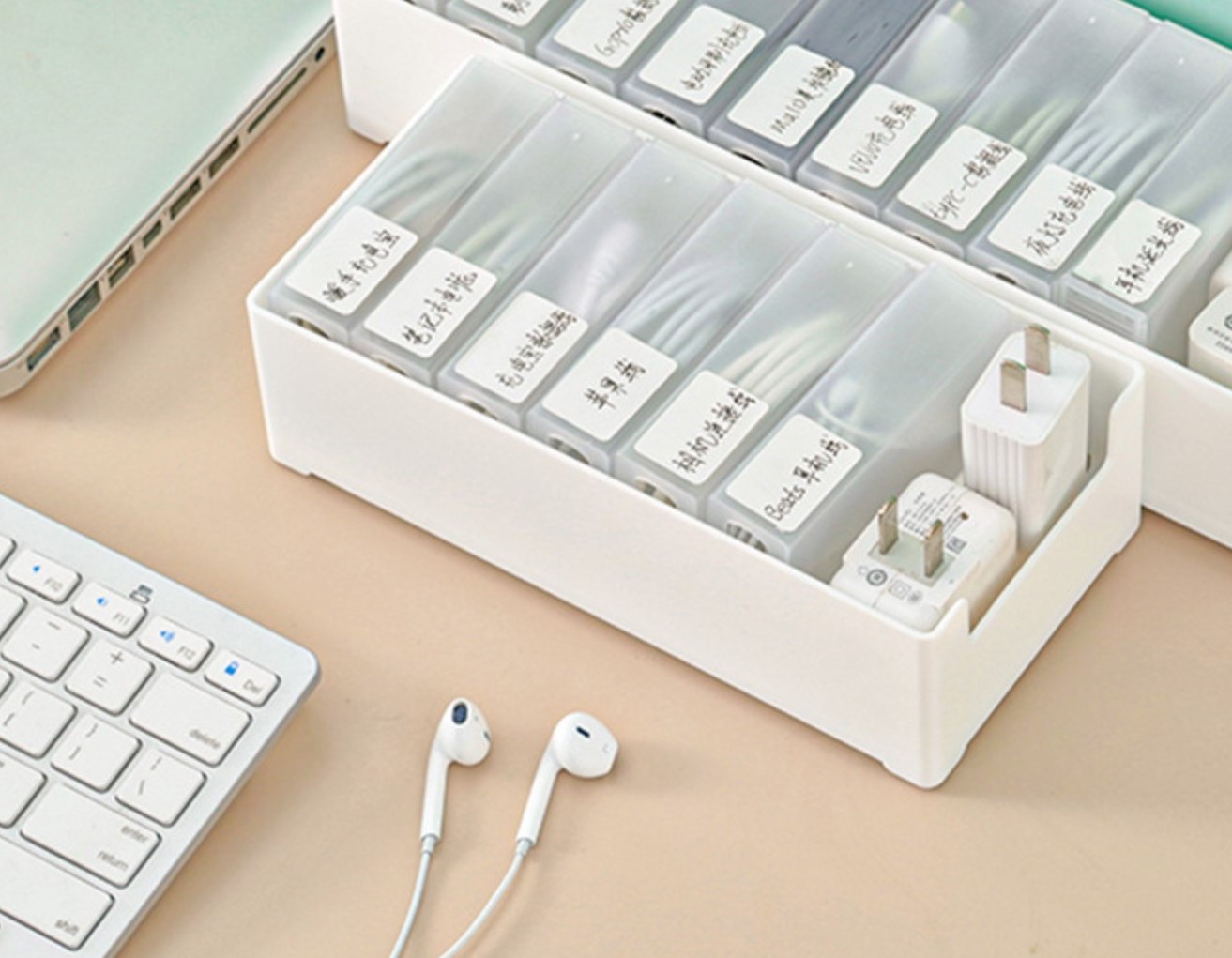 Set Khay và 5 hộp sắp xếp dây điện, cáp, tai nghe