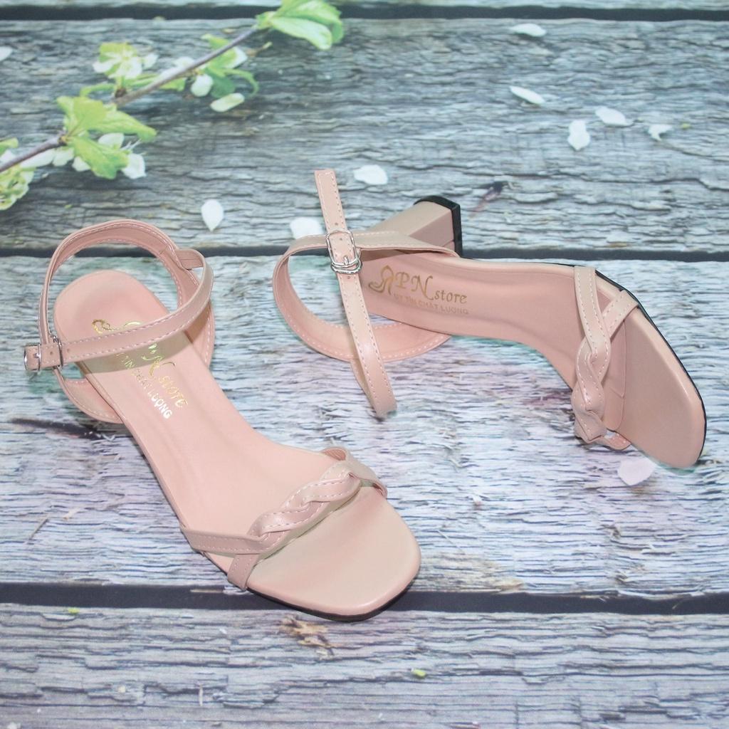 Giày sandal cao gót vuông 5p quai thắt chéo