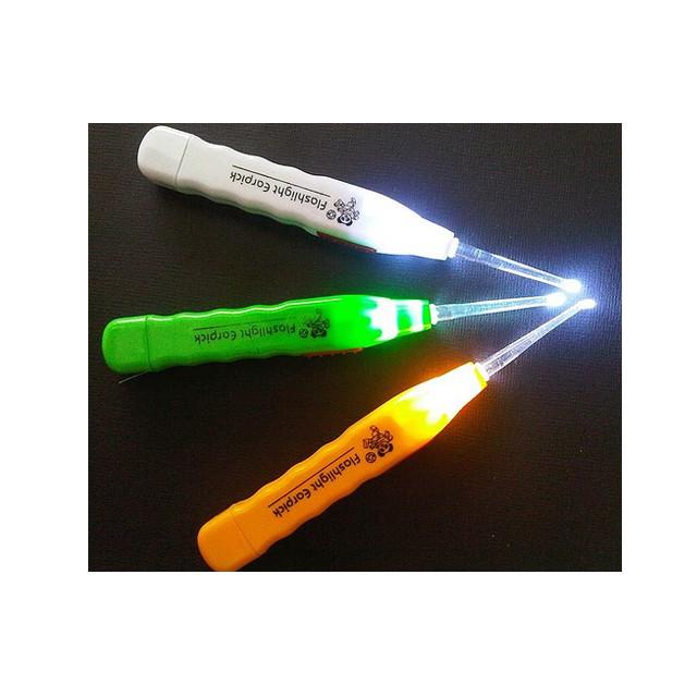 LẤY RÁY TAI CÓ ĐÈN