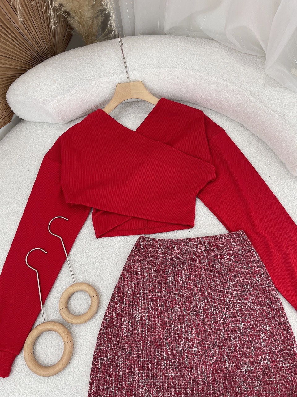 SET ÁO CROPTOP LEN TAY DÀI + CHÂN VÁY NGẮN ĐỎ GIÁNG SINH NOEL