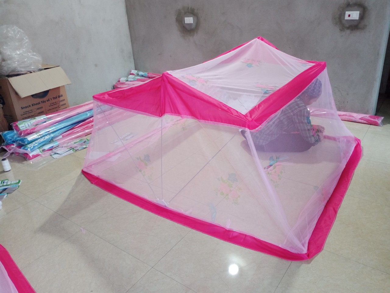 Mùng xếp gấp gọn chống muỗi cao cấp A dùng được cho cả giường 1m6 x 2m và 1m8 x 2m họa tiết hoa lá - thông minh, tiện lợi, tiết kiệm không gian phòng ngủ