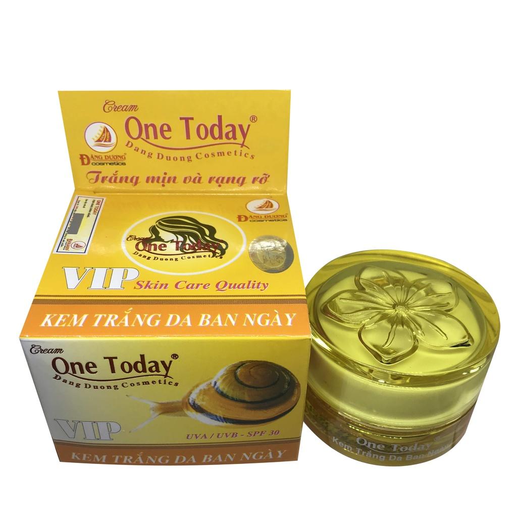 KEM TRẮNG DA BAN NGÀY ONE TODAY 15G + TẶNG SỮA RỬA MẶT ONE TODAY