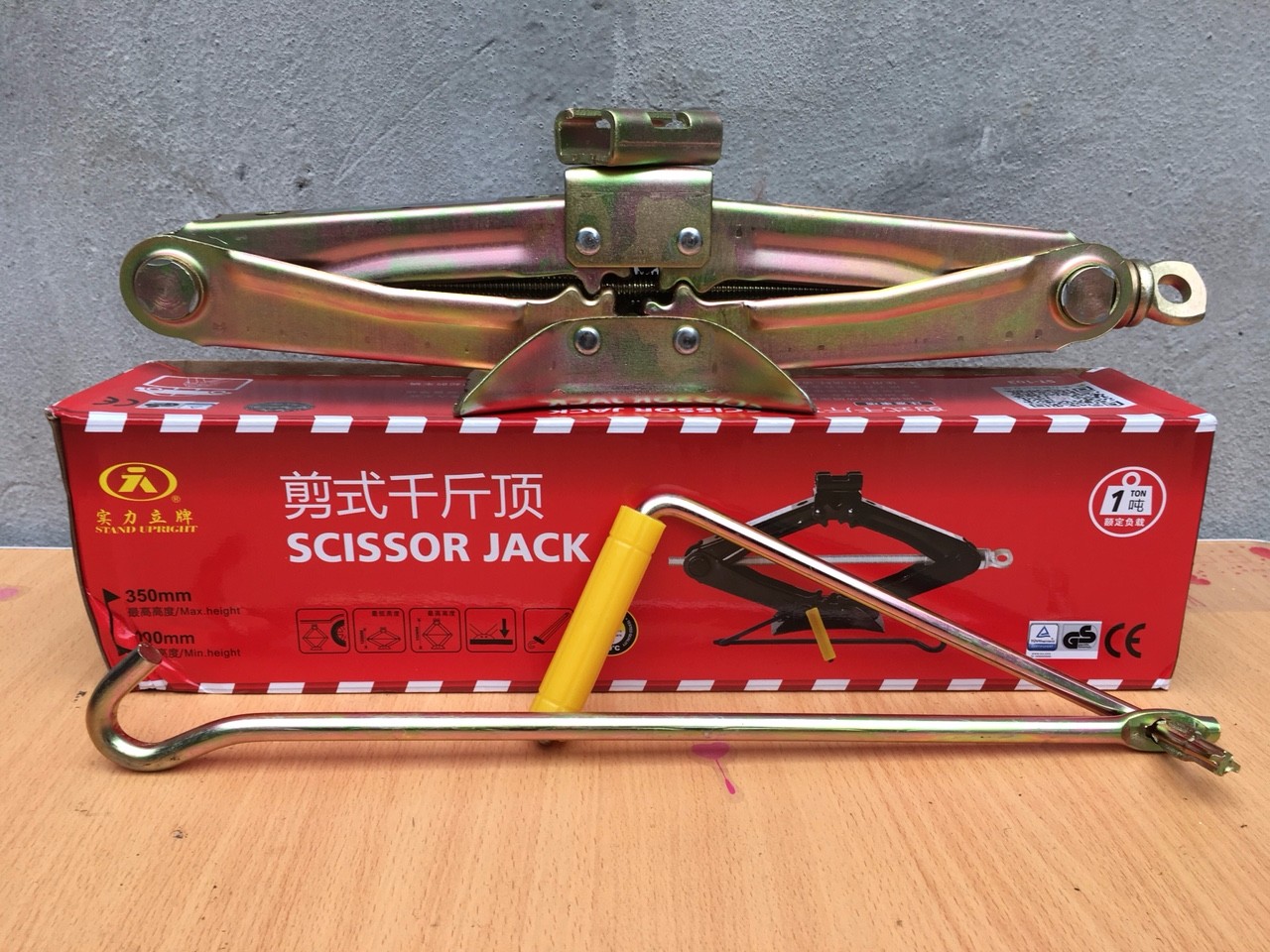 Kích chữ A nâng gầm ô tô, xe máy giá rẻ