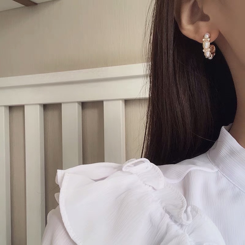 Khuyên tai hình chữ c đính ngọc phong cách hàn quốc
