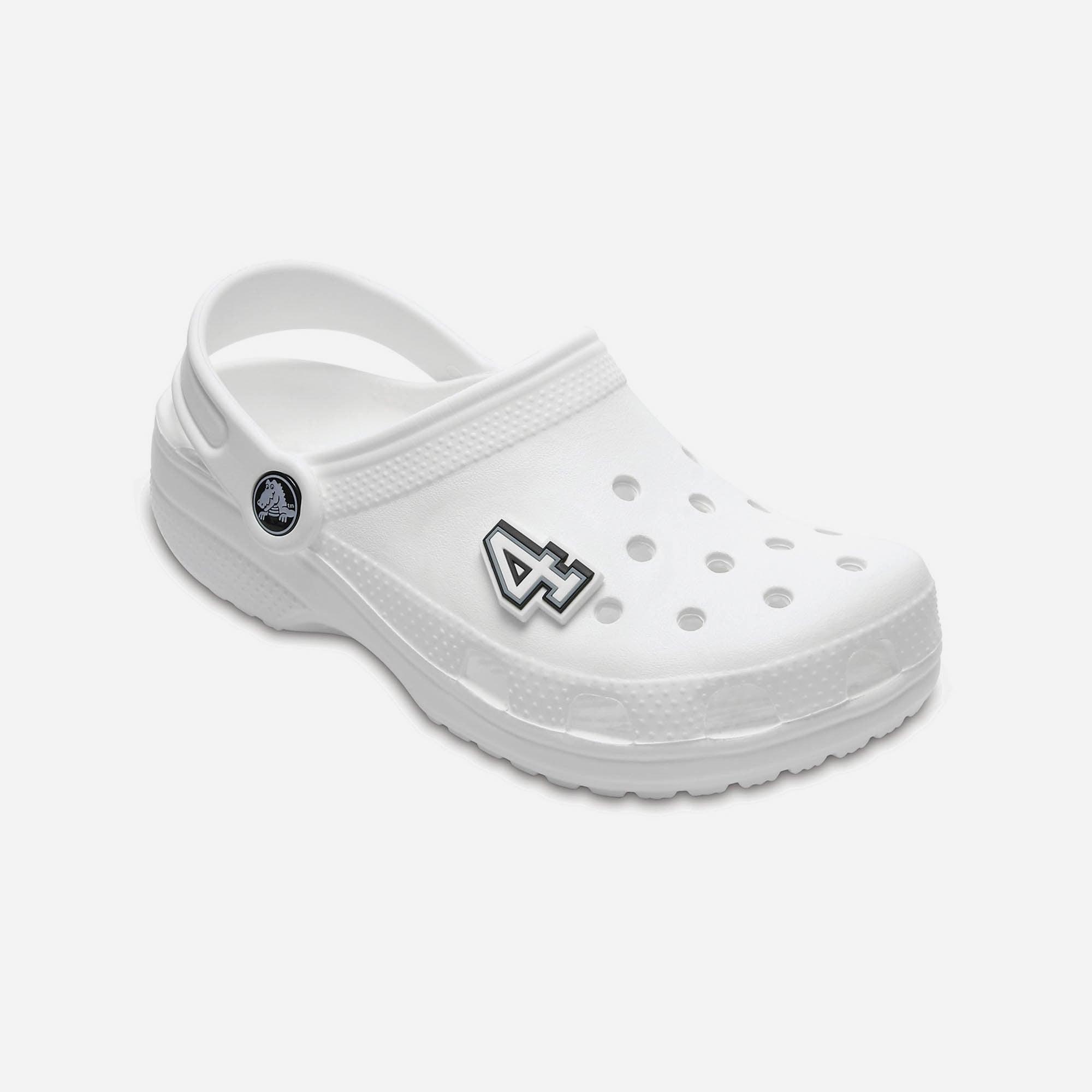 Huy hiệu jibbitz Crocs B&amp;W Number 4 - 10006952