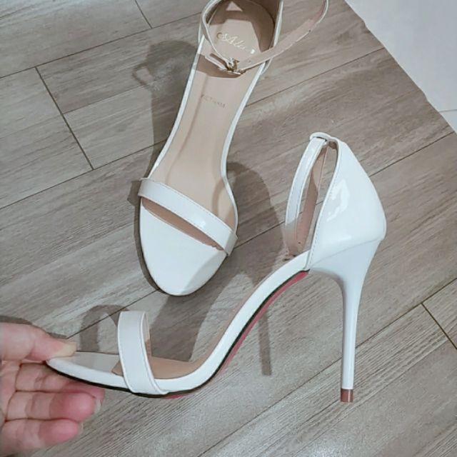 Sandal cao gót màu trắng 9P