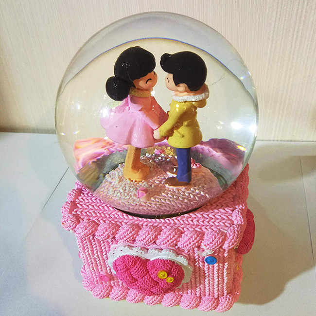 Hộp nhạc quả cầu cặp tình nhân