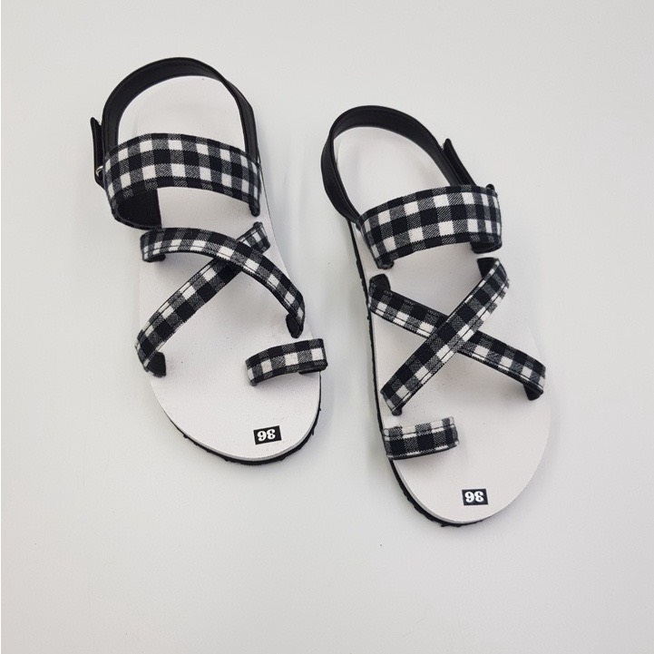 Dép sandal Nữ quai da mềm Đế bệt Cao Su ôm chân LYNA Sandal mã SD231