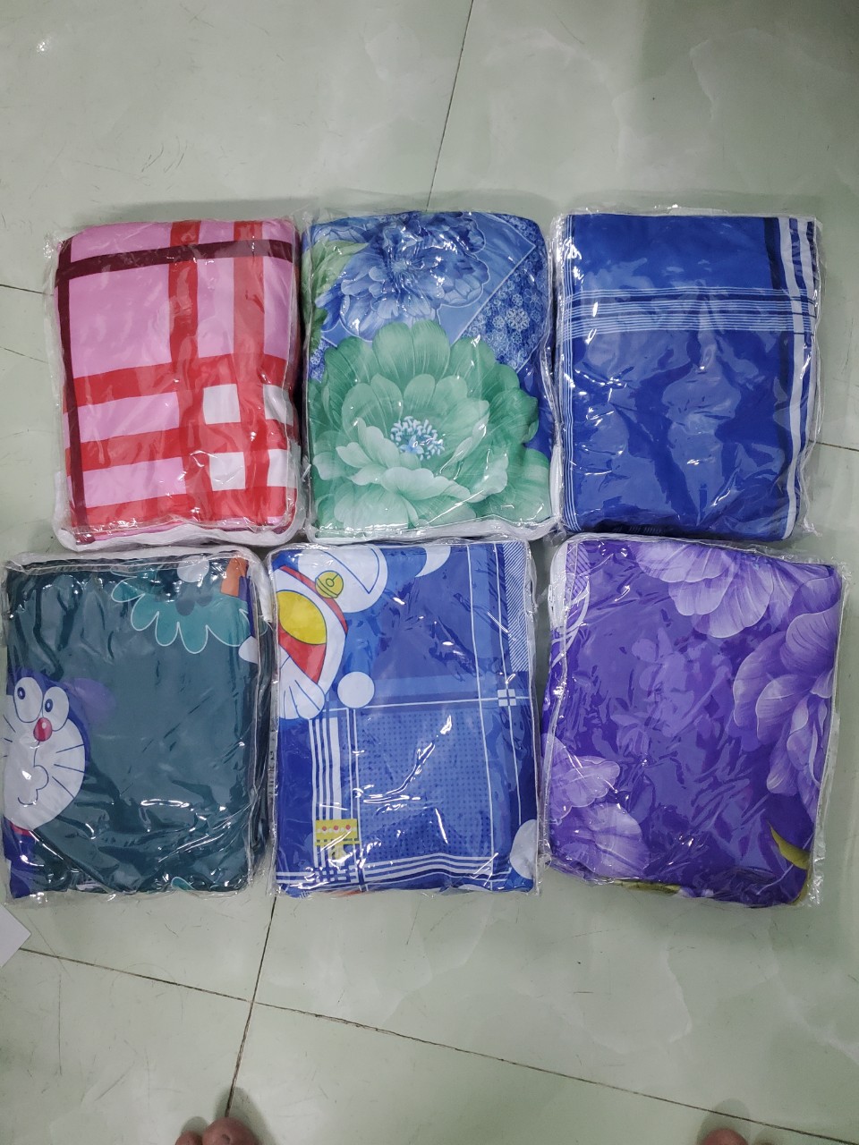 1 Drap thun lạnh giao màu ngẫu nhiên, không kèm áo gối 1m4x2m