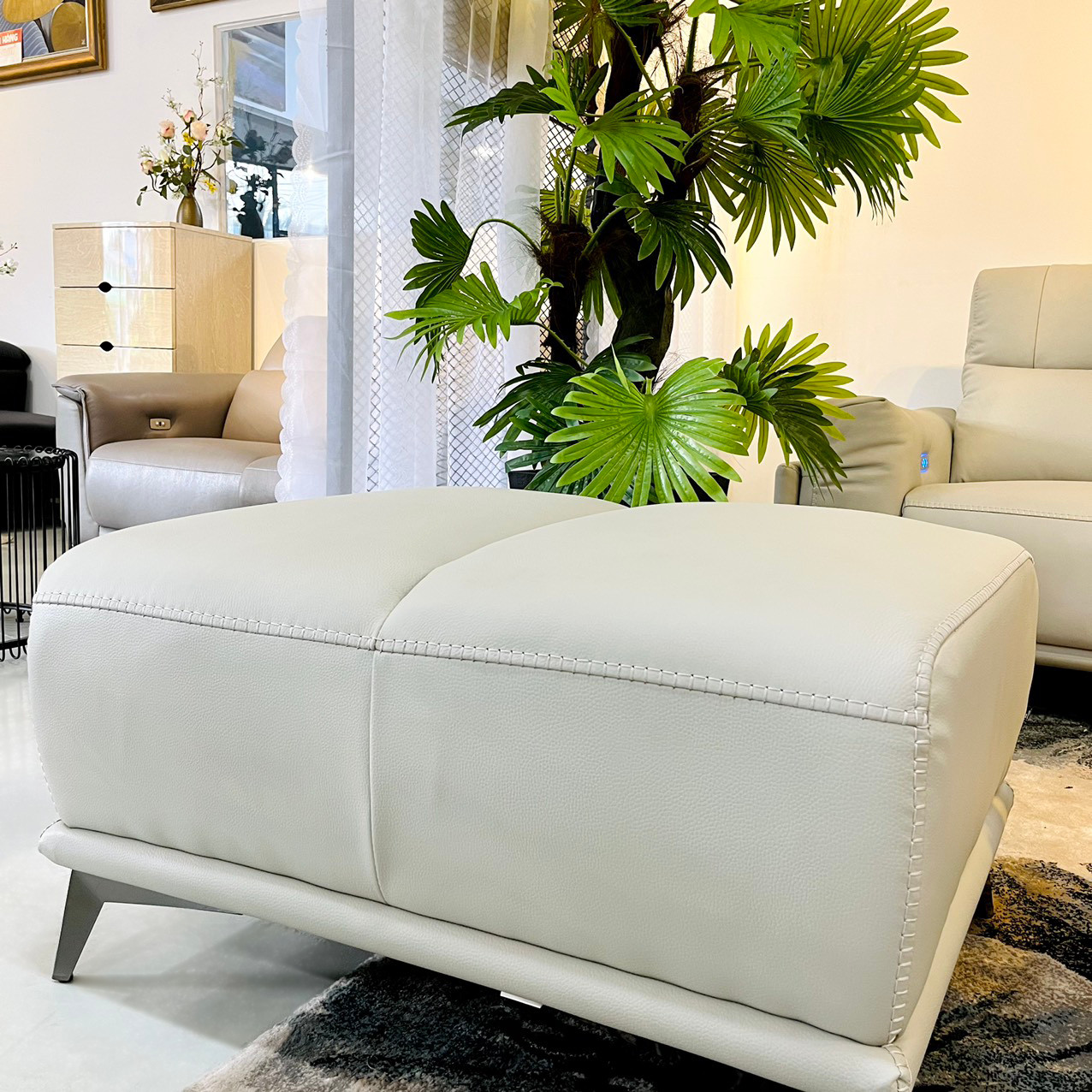 Đôn Sofa Da Bò Tiếp Xúc 1927 Xám Nhạt Alila