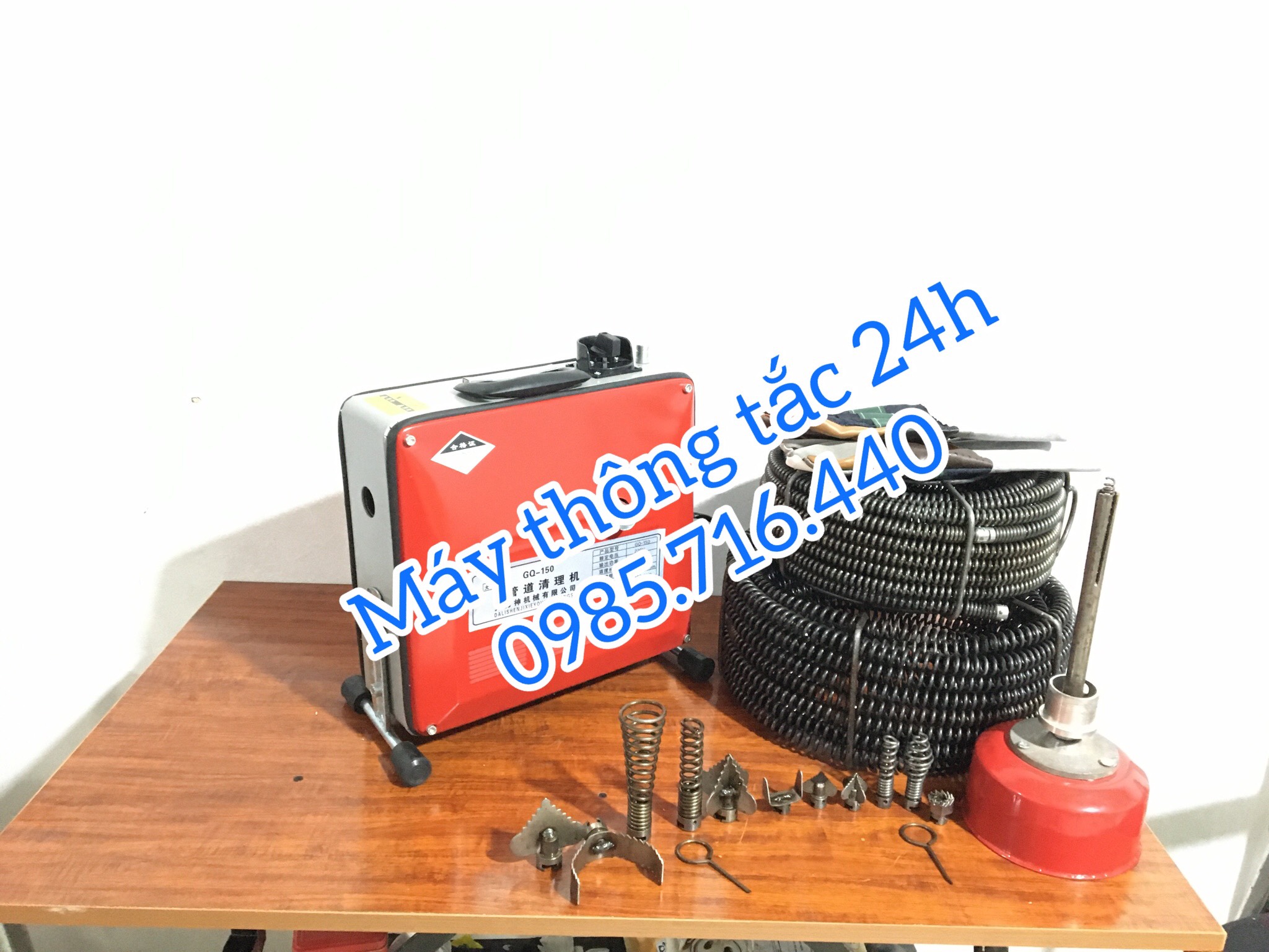 Máy thông tắc GQ 150-1800W,Điện áp: 220/50(V/Hz) Công suất động cơ:1500 (W),Tốc độ trục động cơ:700 (Vòng/phút) máy tốt.