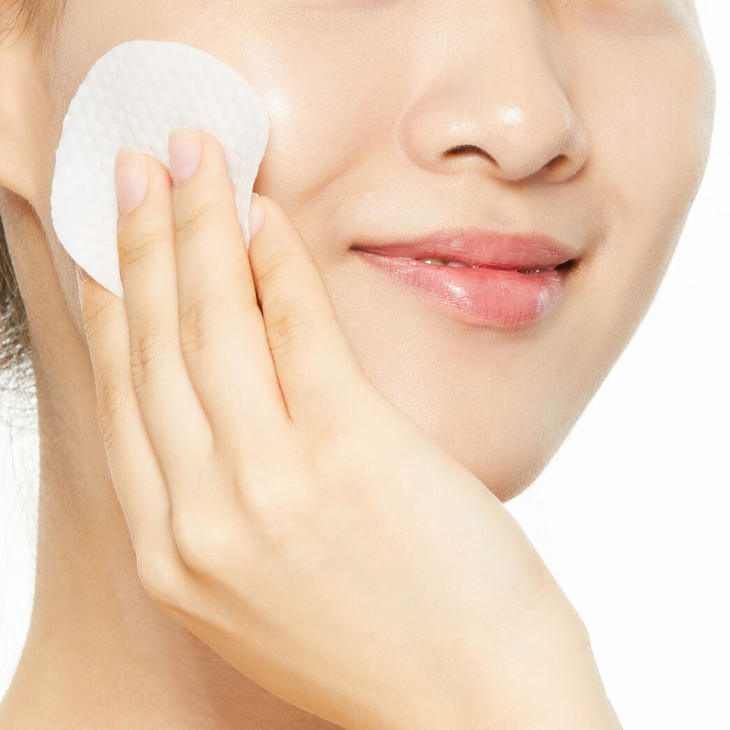 Bông Tẩy Tế Bào Chết Hoá Học Và Dưỡng Ẩm Da (0.5% BHA, Keo Ong, Trà Xanh) COSRX One Step Moisture Up Pad 70 Miếng