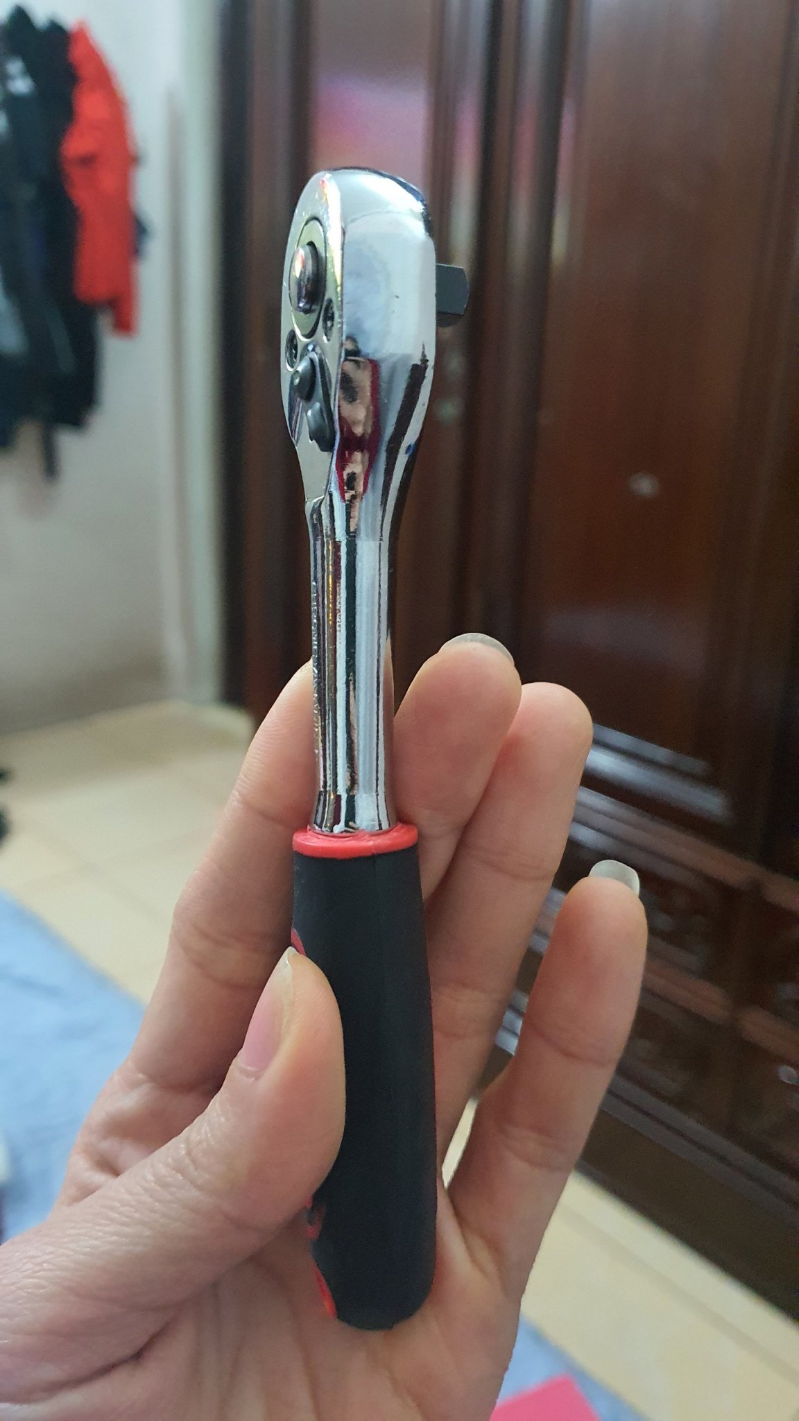 Tay khẩu tự động 1/4