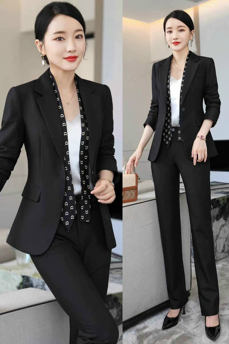Bộ Vest Nữ Kèm Khăn Lụa
