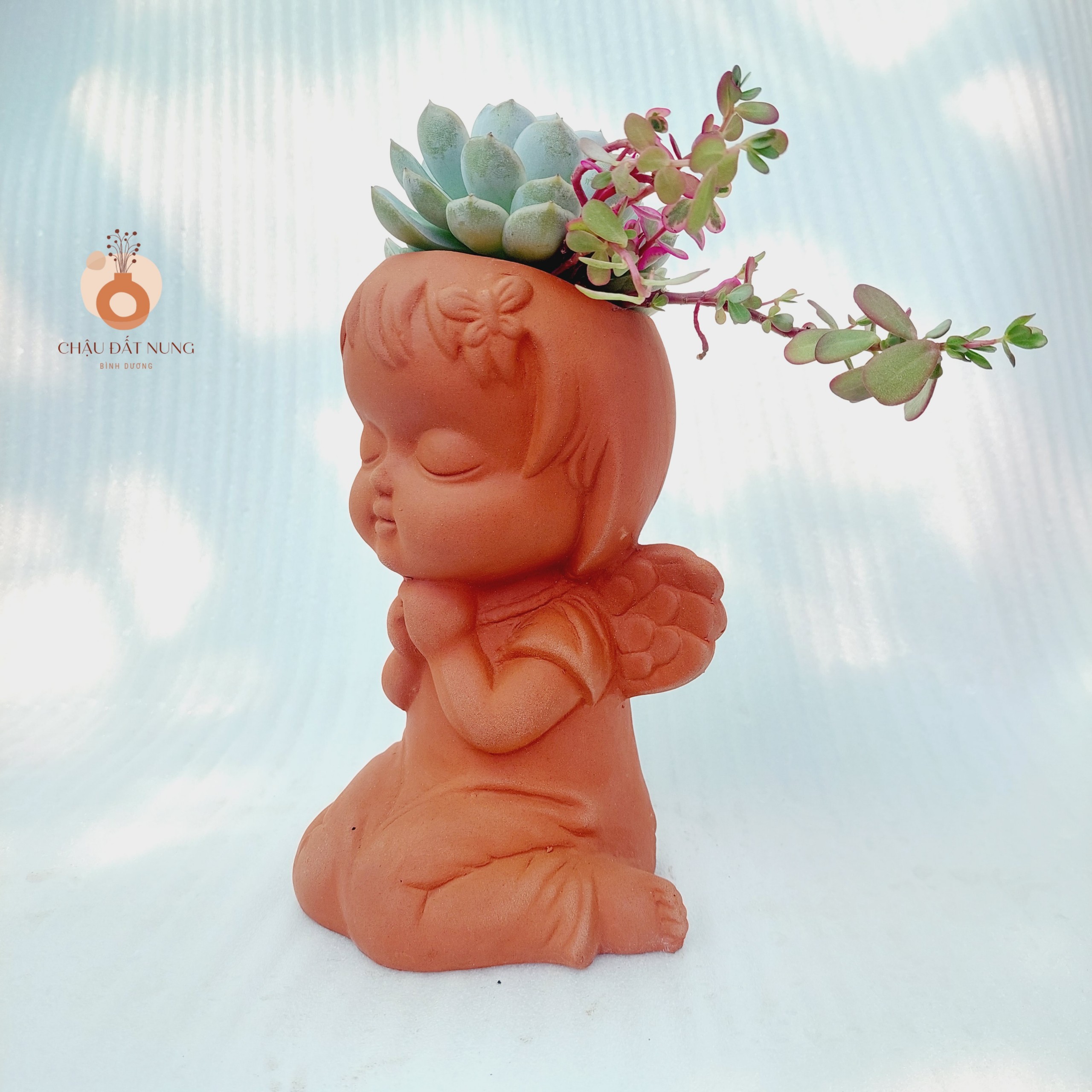 Chậu đất nung Bình Dương - Cô gái Marshal - miệng chậu 8cm, chiều cao 20cm