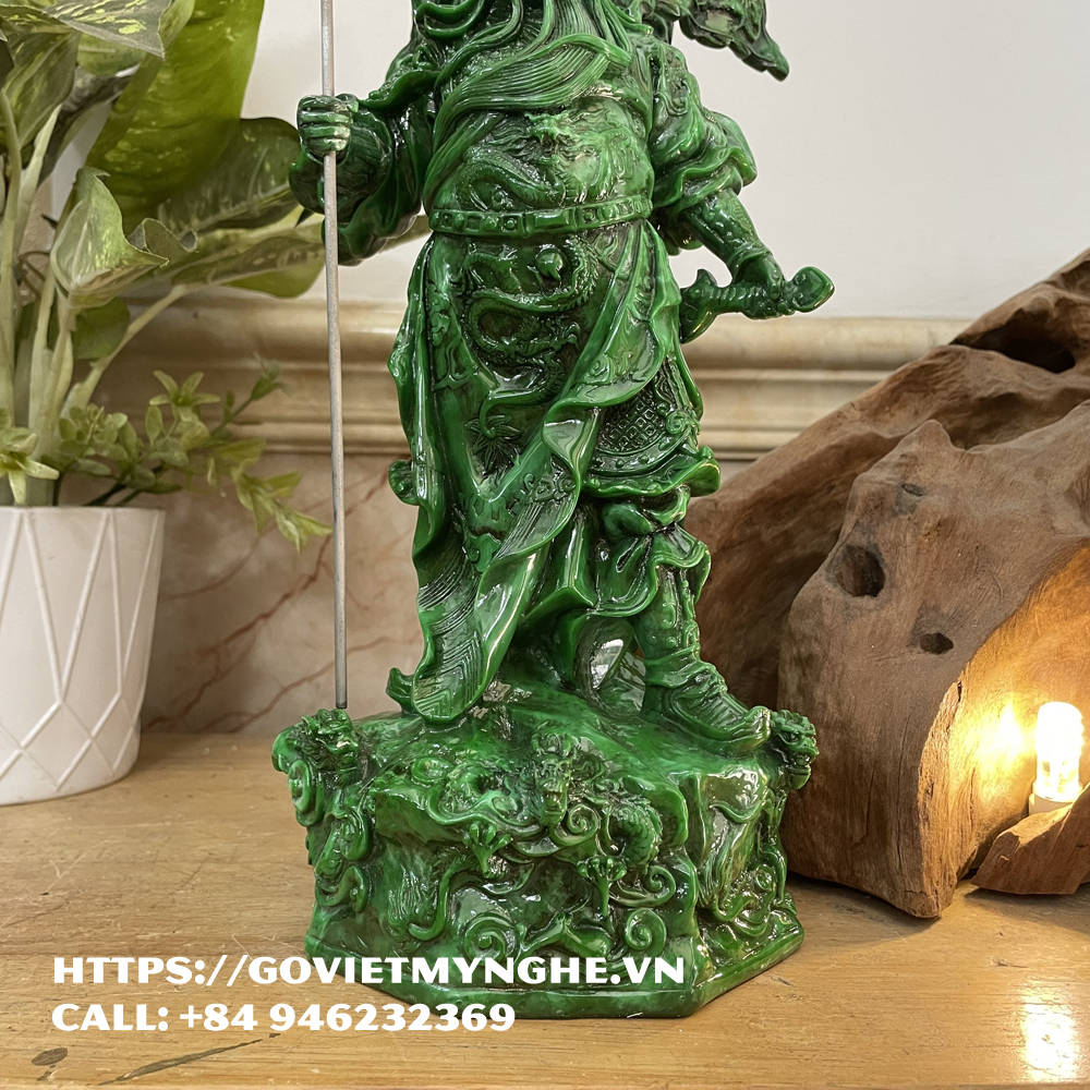 Tượng đá trang trí phong thủy tượng Quan Công cầm đao Ngũ Long - Cao 30cm - Màu Xanh Lục Bích
