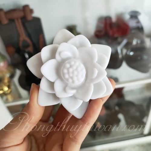 Đèn HOA SEN chạy bằng pin đổi màu  7cm*3cm (bàn thờ gia tiên, phật, thần, ....)