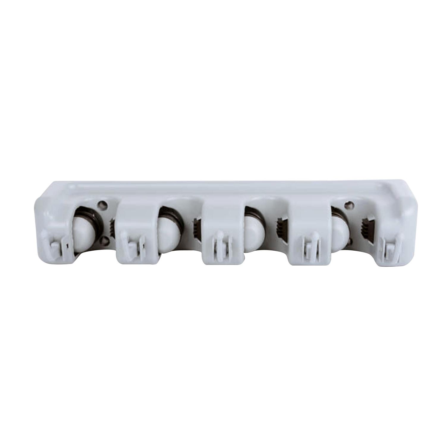 Giá đỡ cây lau nhà được làm bằng vật liệu PP và TPR, bền, không bị biến dạng, khả năng mang vác chắc chắn