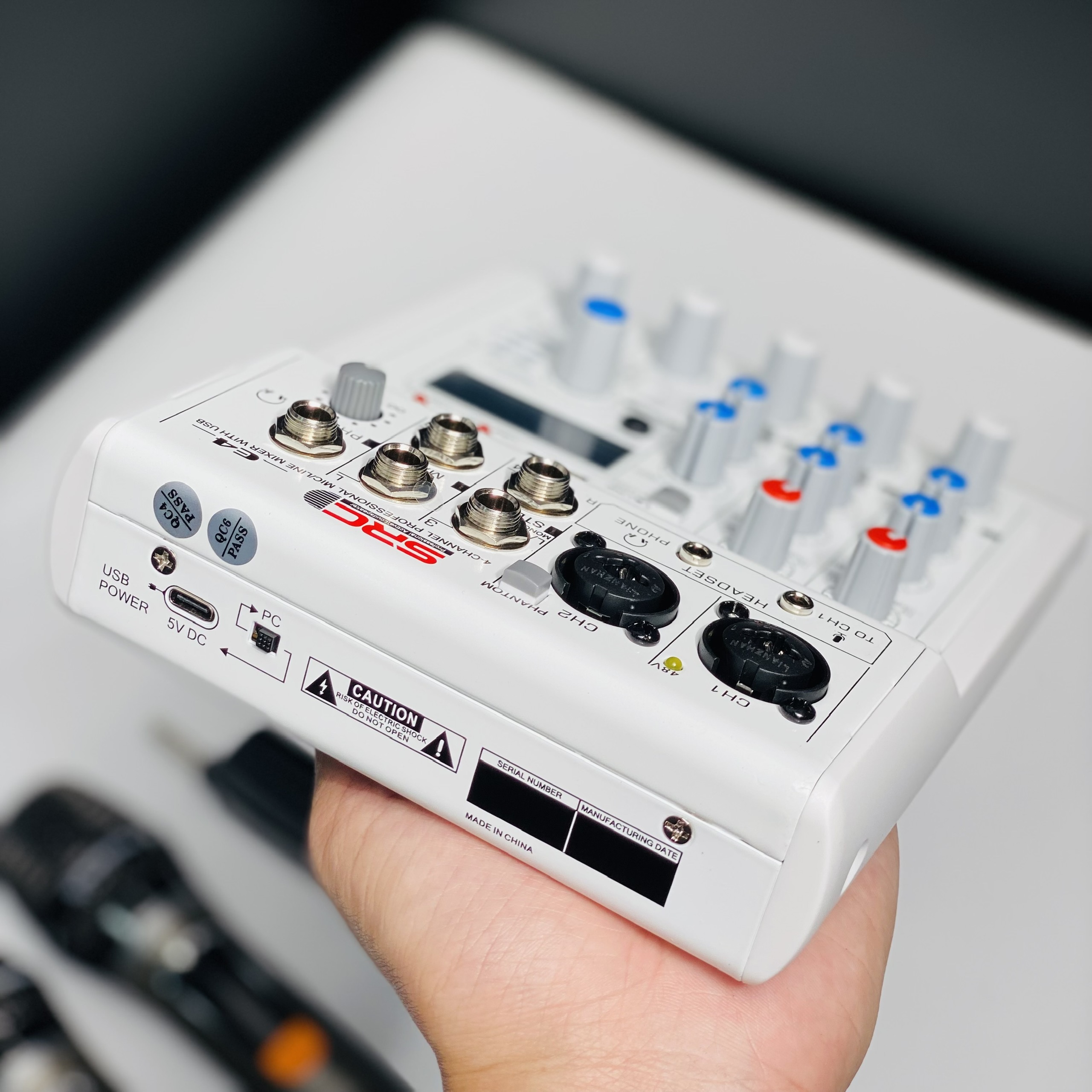Combo Mixer Thu Âm Livestream Karaoke Mixer E4 và Micro Q01 Chính Hãng Giá Tốt -  Bảo Hành 12 Tháng Hàng Chính Hãng