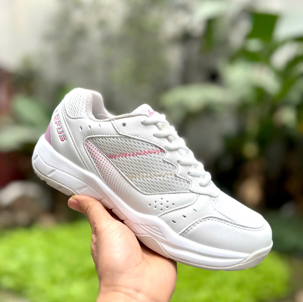 Giày cầu lông nữ giá rẻ Lefus L039 - chính hãng