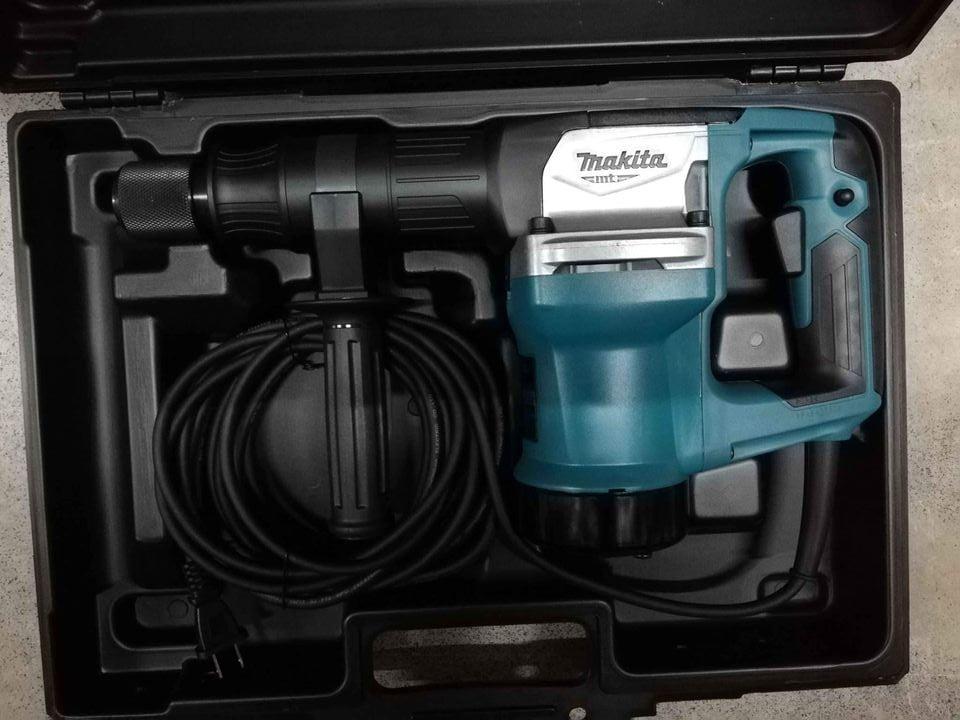 MÁY ĐỤC BÊ TÔNG 17MM 900W MAKITA M8600B - HÀNG CHÍNH HÃNG