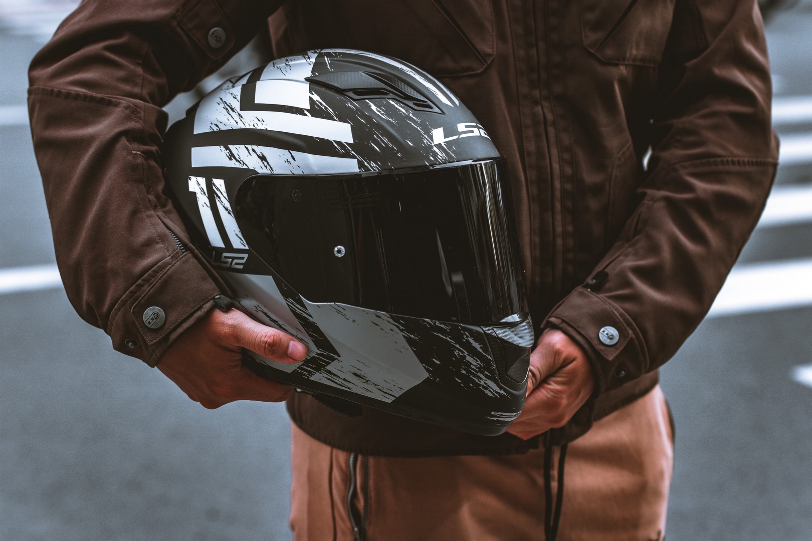 Mũ Bảo Hiểm Fullface Hai Kính LS2 FF320 Stream EVO