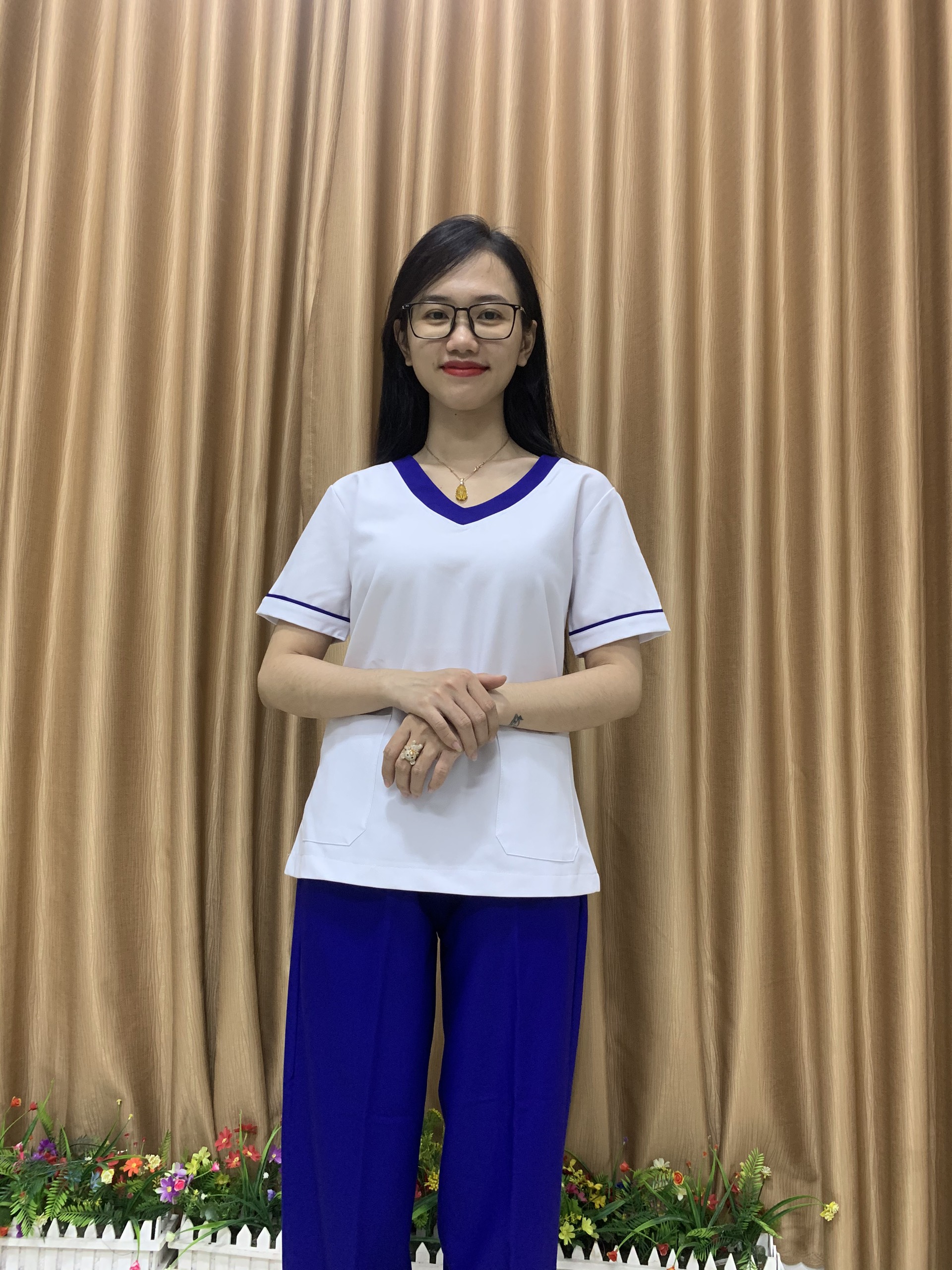 Bộ Scrubs nữ - Size XL - Trắng cổ bích