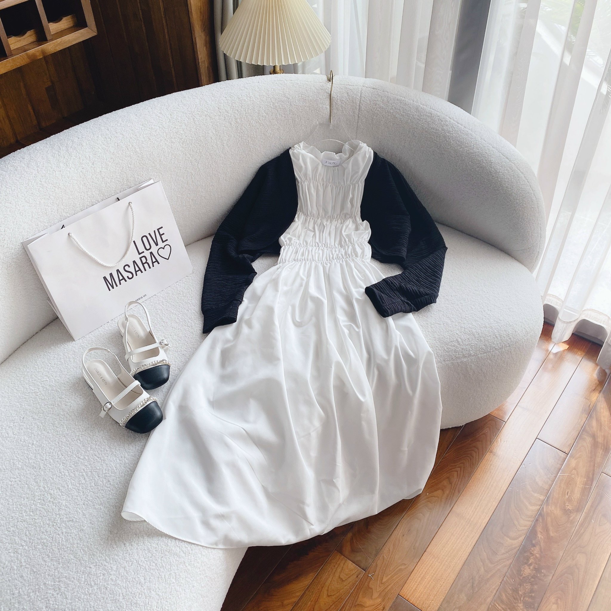 Đầm trắng sat nách maxi kèm khoác ngoài ulzzang