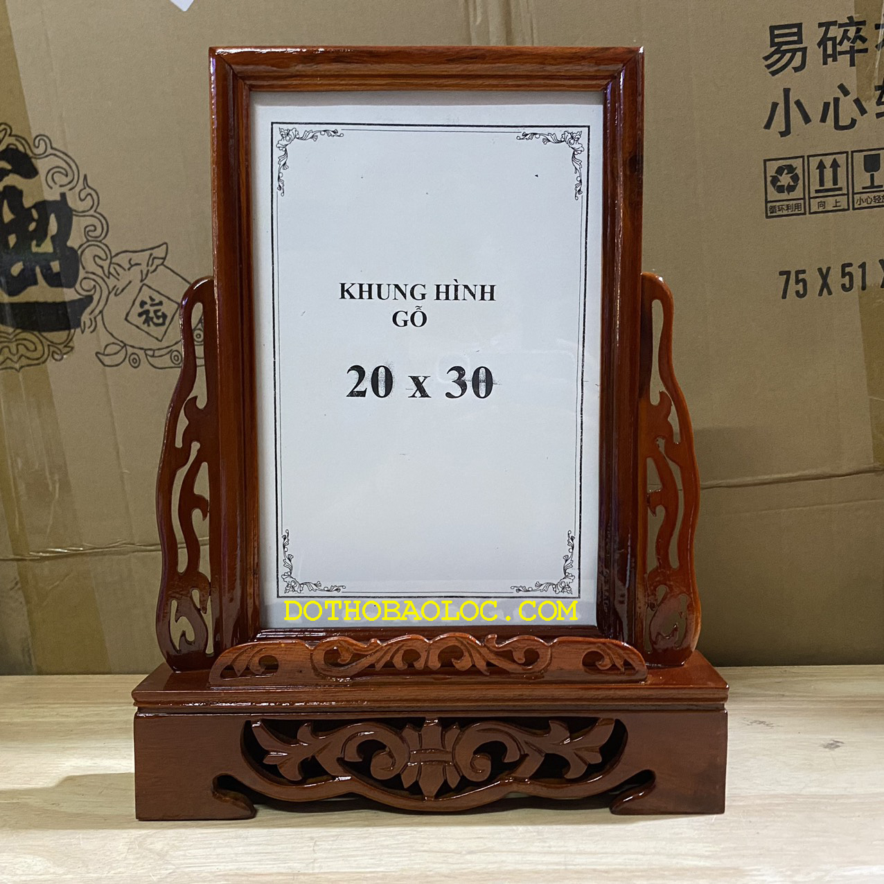 Khung ảnh thờ gia tiên 100% gỗ xà cừ chạm khắc ép kính viền hoa cao cấp cao 39cm