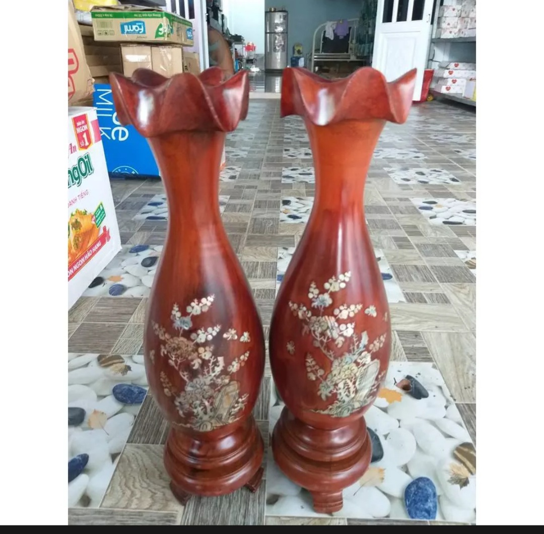Cặp lục bình gỗ lim nguyên khối cẩn ốc cao 40 cm