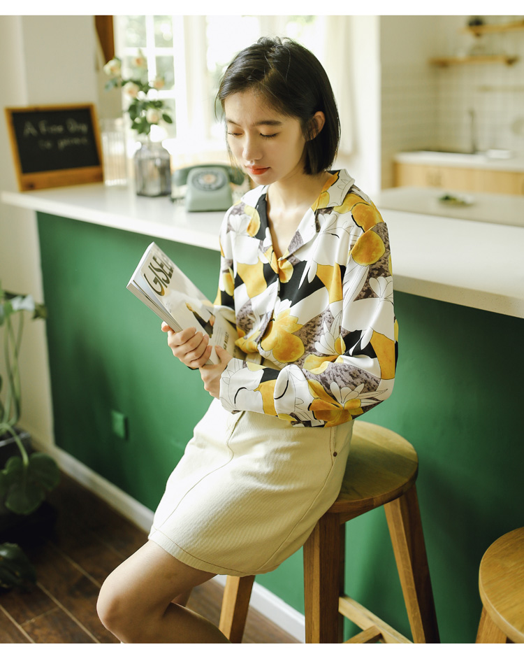 Áo sơ mi nữ cổ 2 ve form rộng họa tiết hoa vàng, thời trang phong cách trẻ