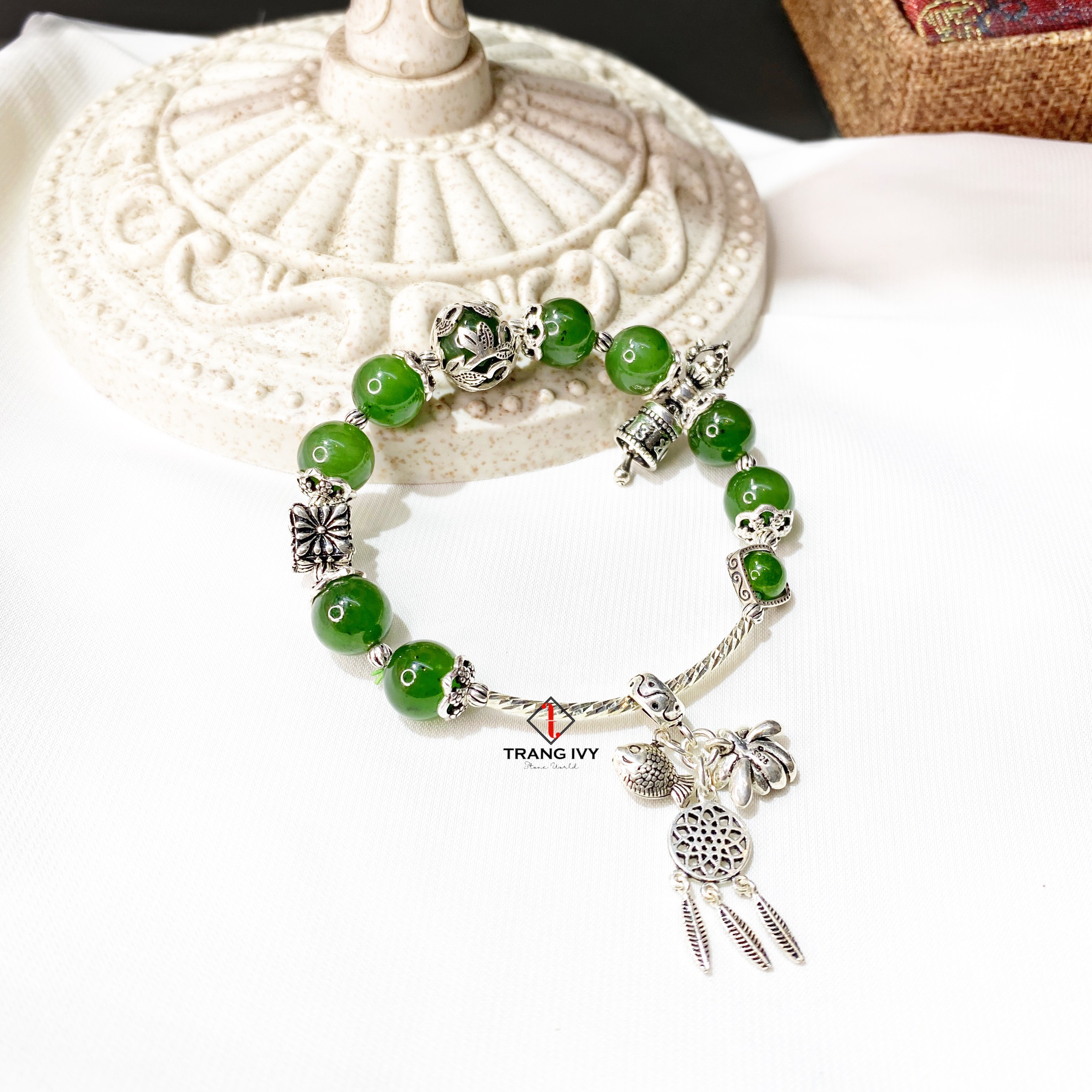 Vòng tay Ngọc bích mix Charm bạc Thái