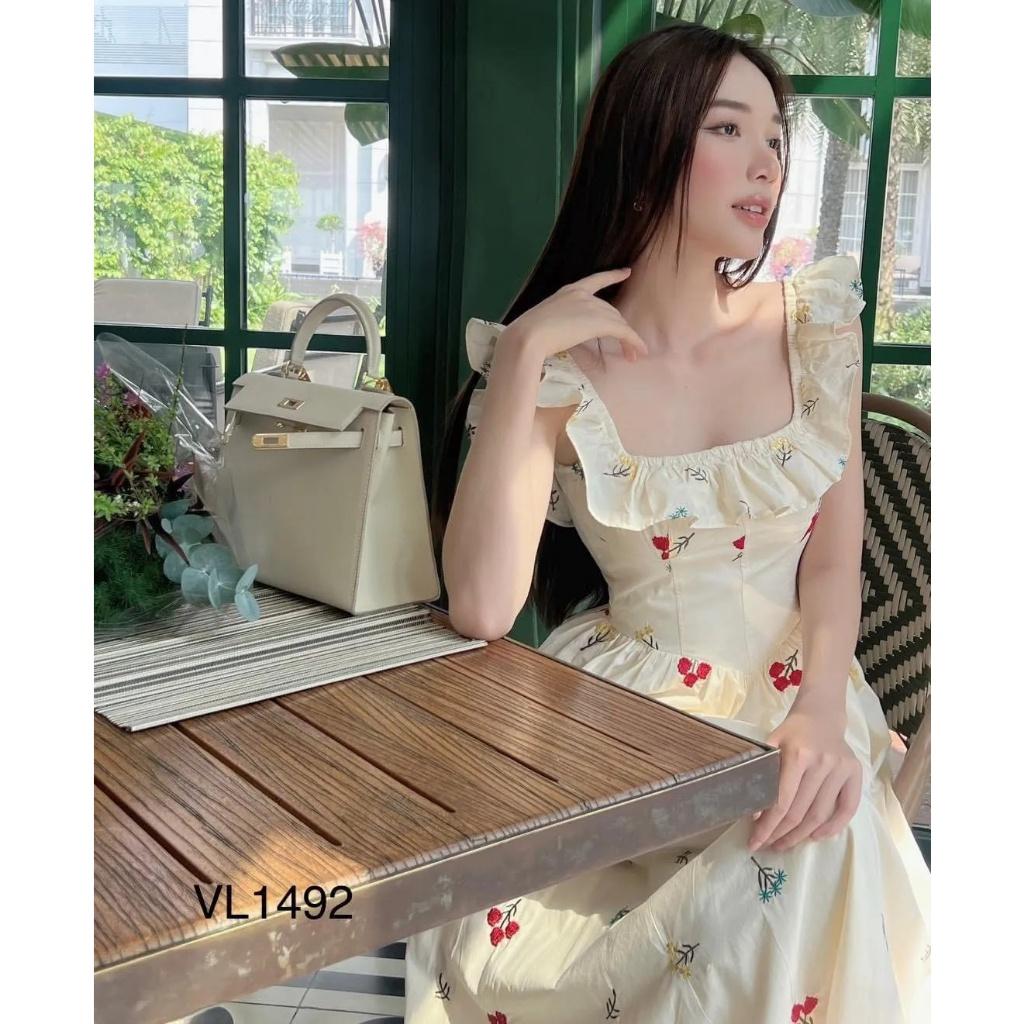 Đầm 2 dây bèo dáng dài họa tiết hoa nhí cổ vuông xinh xắn