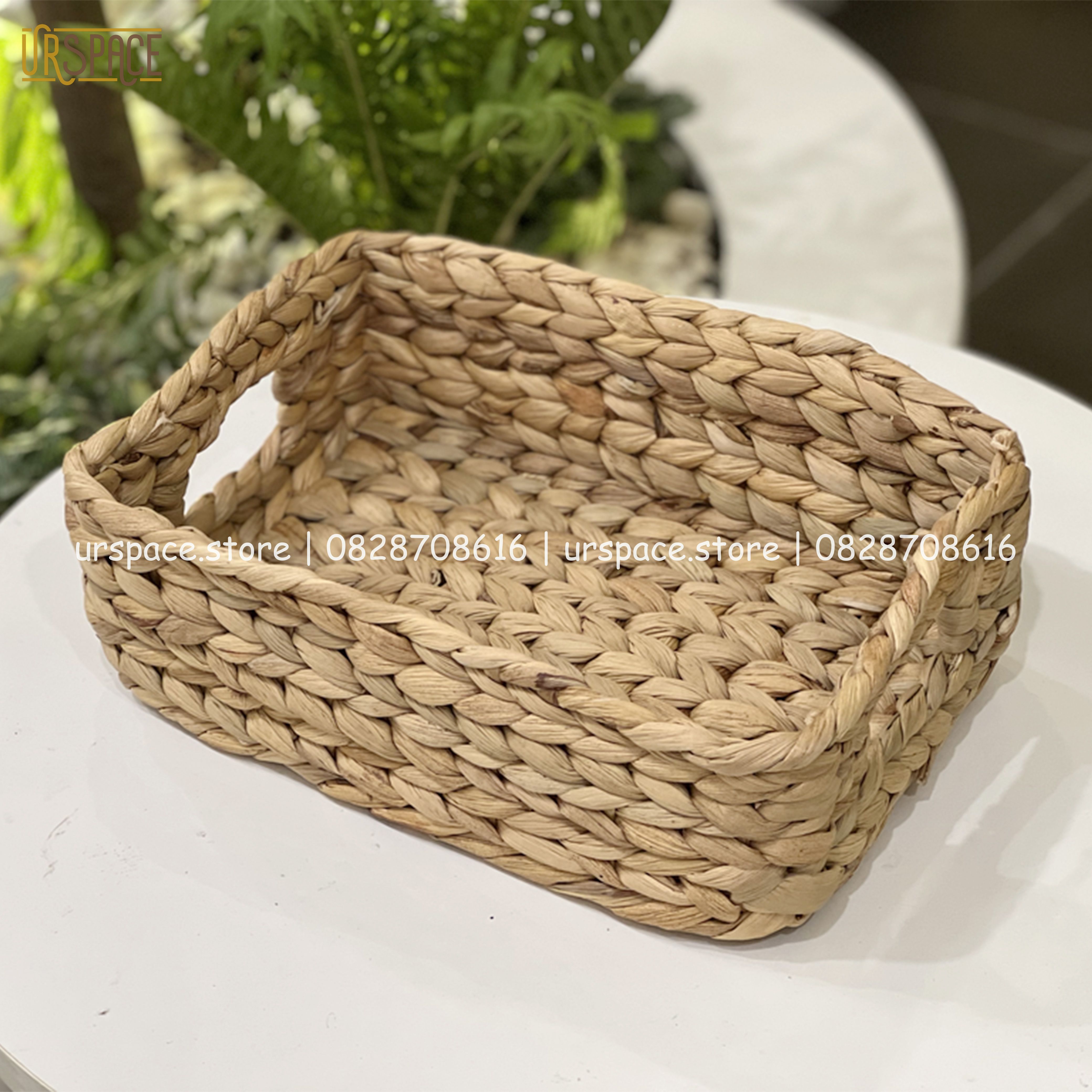 Giỏ đựng trái cây, bánh kẹo bằng lục bình thân thiện môi trường/ Hand-woven hyacinth storage tray