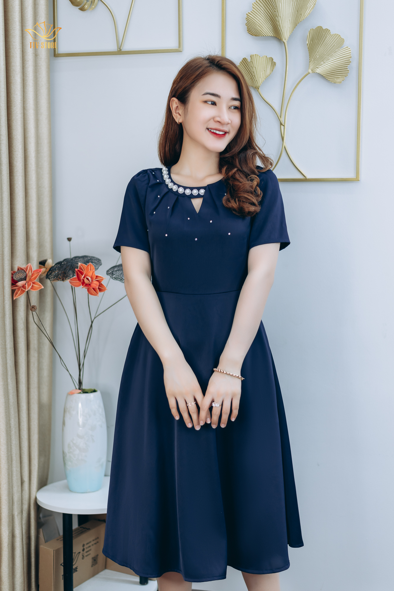 Đầm xòe thiết kế trung niên cao cấp sang trọng Cổ tròn khoét V kết ngọc màu Xanh đen TTV STORE TTV1270