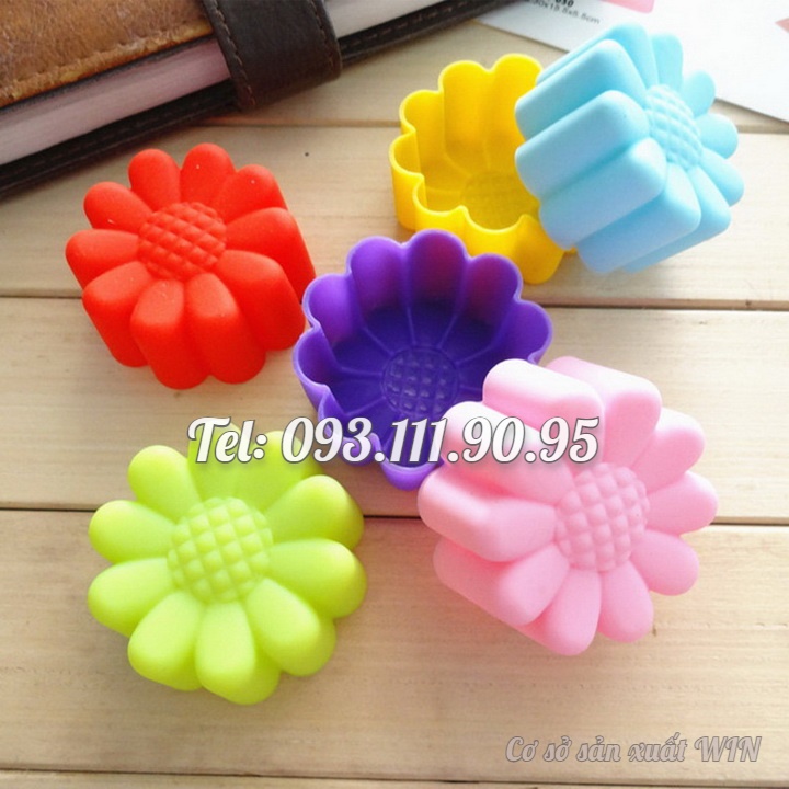 Bộ 10 khuôn silicon làm bánh, rau câu, bánh bông lan, bánh da lợn hình hoa cúc 3 lớp – Mã số 1158