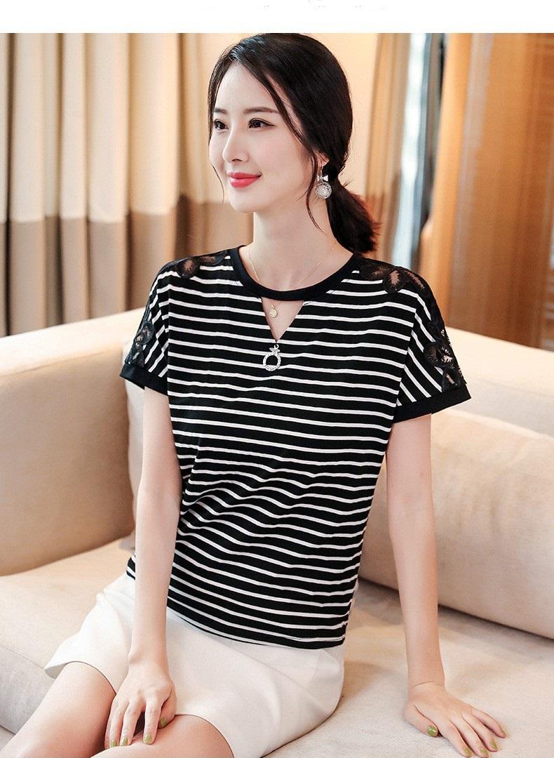 Áo kiểu nữ cổ tròn phối ren sọc sang HATI- AT8893