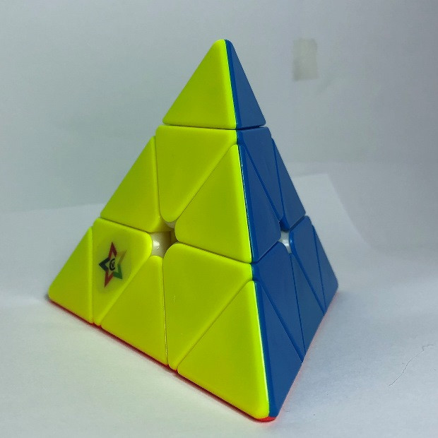 Rubik VietCube Pyraminx (Giao màu ngẫu nhiên)