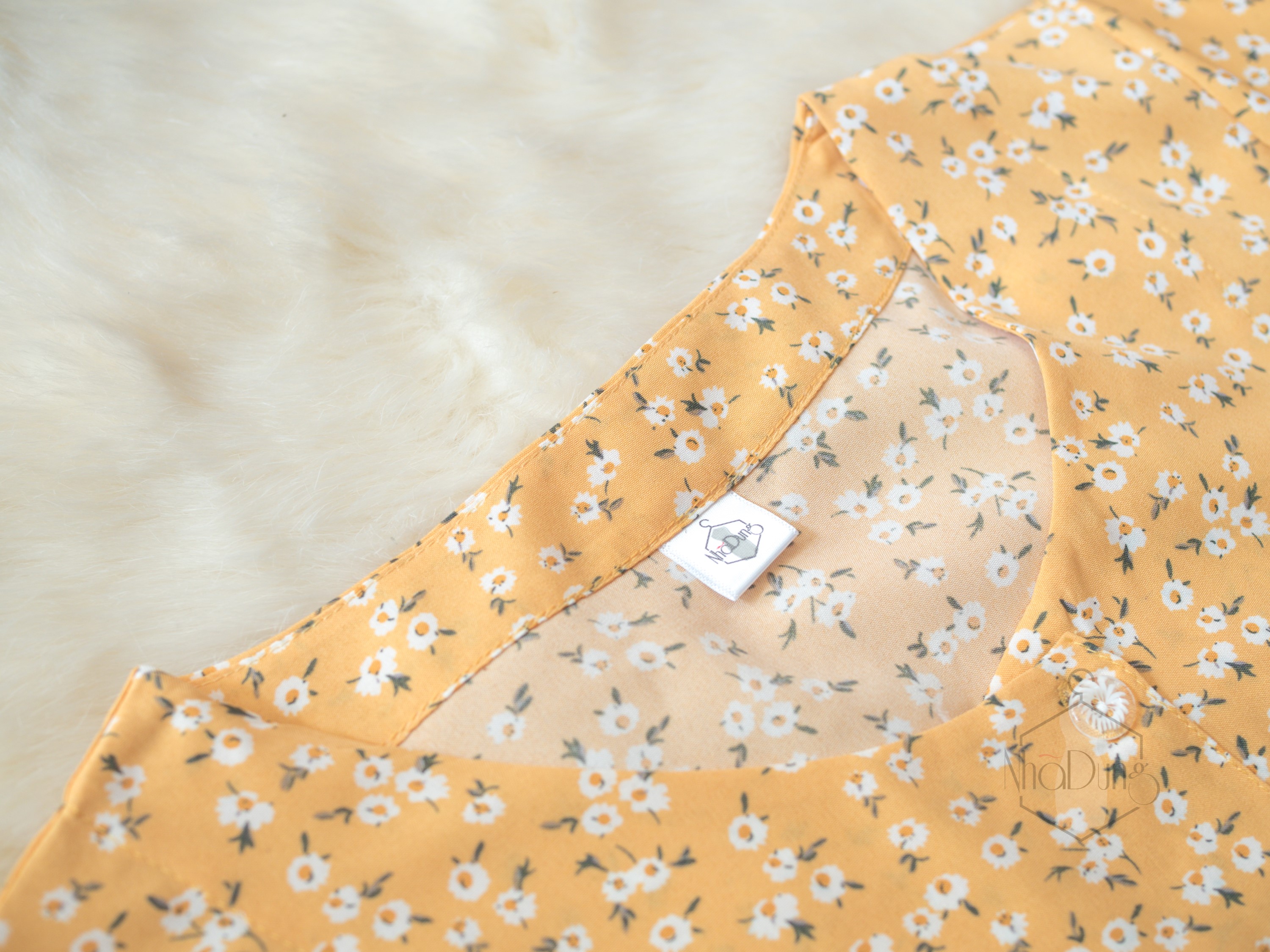Độ bộ lửng nữ mặc nhà vải lụa hoa nhí cổ tròn cách điệu nút mùa hè dễ thương từ 40-65kg