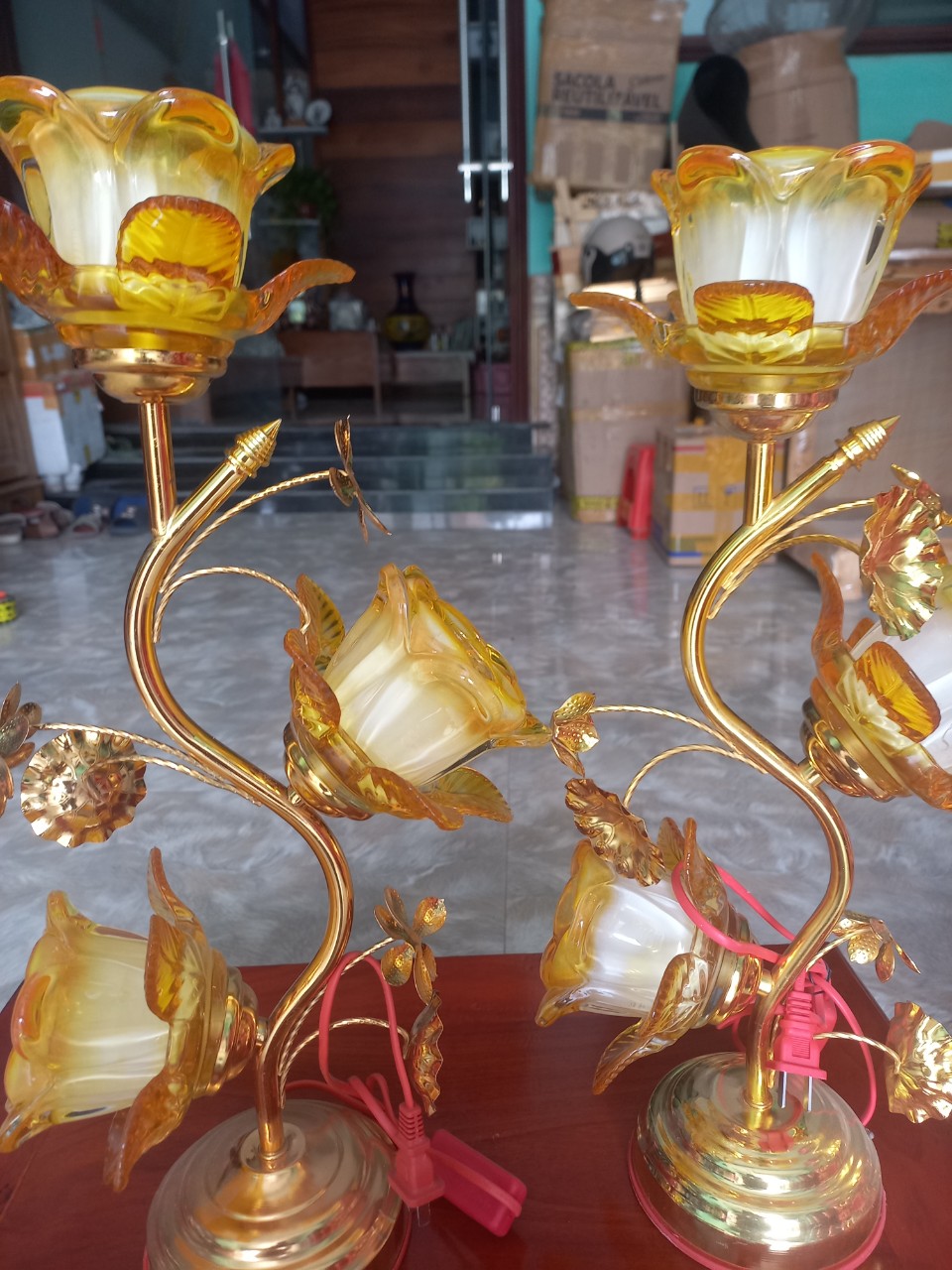 Đôi đèn thờ thủy tinh 3 bông hoa muống hàng loại 1 bóng đèn Led tiết kiệm điện năng