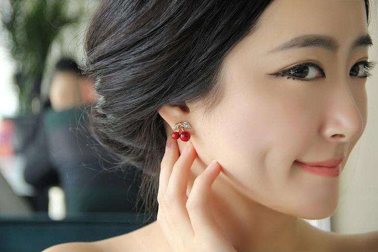 Bông tai trái cherry