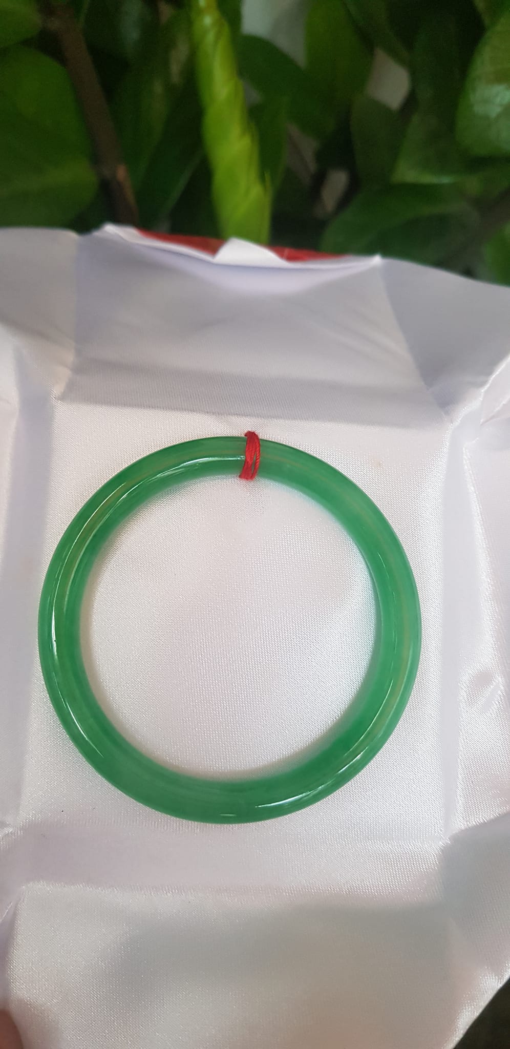 Vòng cẩm thạch Đậu Lý AI CN 53mm Ni 53mm x cọng 7mm Màu xanh Ngọc Đậm đều bóng đẹp xinh xắn Hợp Nữ mệnh Mộc mệnh Hỏa mệnh Thủy 52kg-56kg đeo đẹp ạ