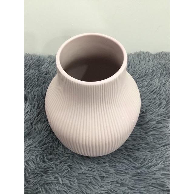 Bình gốm hồng pastel