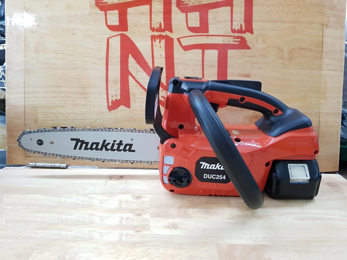 MÁY CƯA XÍCH DÙNG PIN 18V BL 570W 250MM MAKITA DUC254ZNR - HÀNG CHÍNH HÃNG