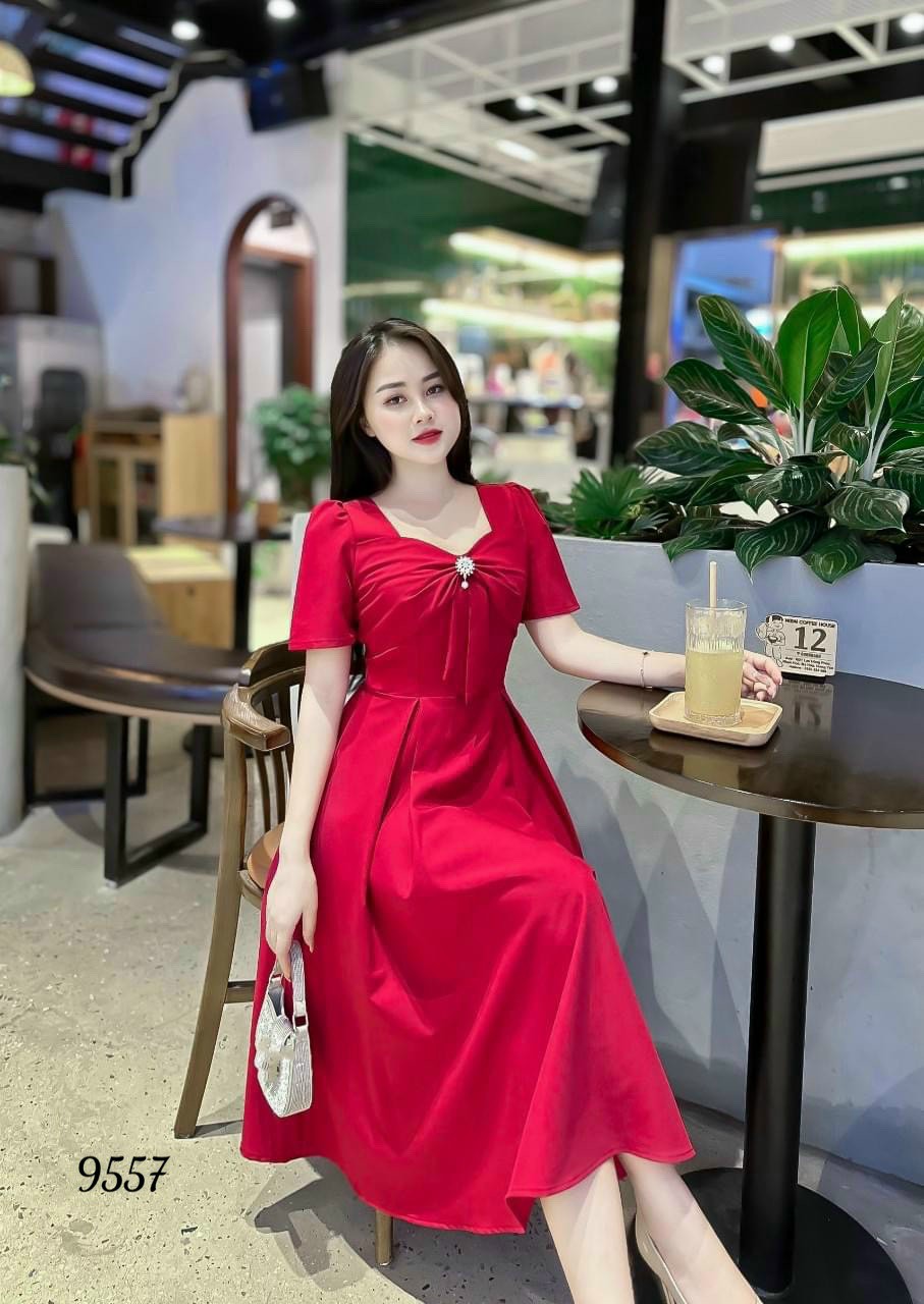 Đầm váy nữ dự tiệc dạo phố cổ vuông cách điệu ngực đỏ đen nâu thanh lịch