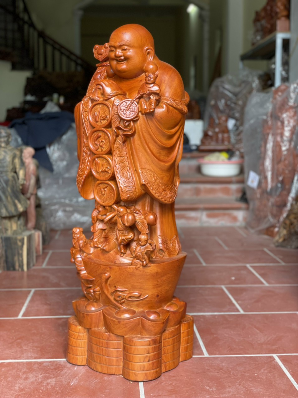 Tượng phật di lặc chúc phúc phong thủy ,tài lộc, bằng gỗ hương đá kt cao 60×20×15cm