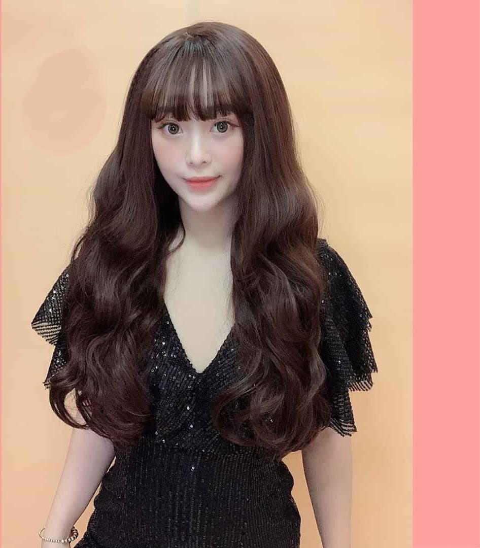Tóc giả nguyên đầu xoăn Hàn Quốc siêu xinh có rãnh da đầu, chất tóc tơ cao cấp loại 1, chịu nhiệt tốt có thể bấm uốn, duỗi, gội. giống tóc thật 100%