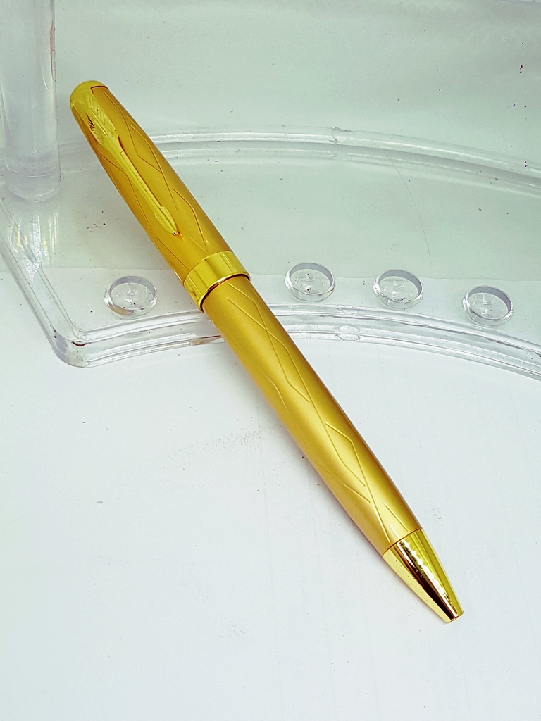 Bút Ký Viết Bi Vỏ Kim Loại Mạ Màu Vàng Baoer 388